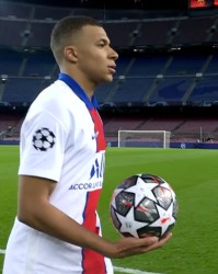  姆巴佩戴帽助球队逆转图卢兹  