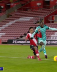  VAR争议判罚引发主帅集体炮轰  