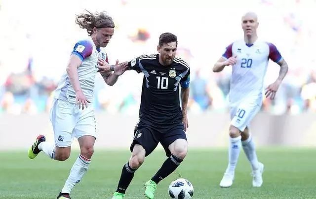  拜仁防线集体低迷遭升班马羞辱  