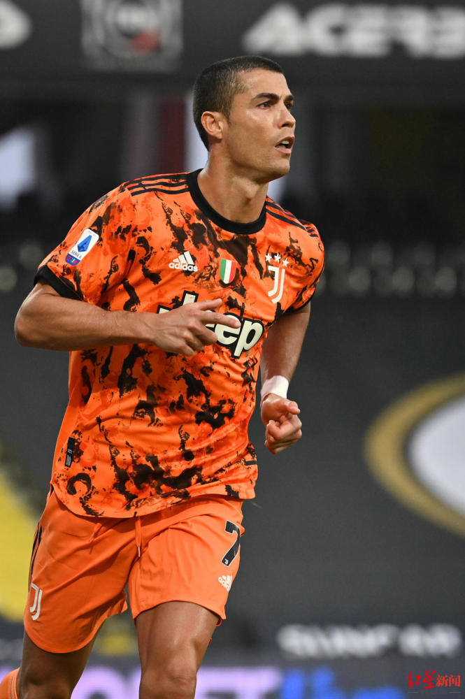  斯佩齐亚门将神勇发挥，多次扑救保住球队不败