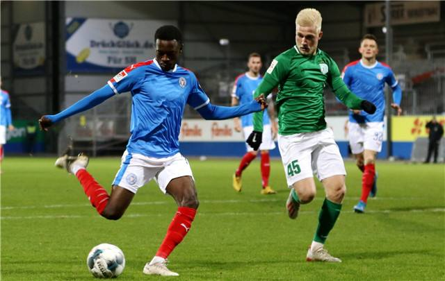  基尔高士丁防守反击典范，高效转化机会取得胜利